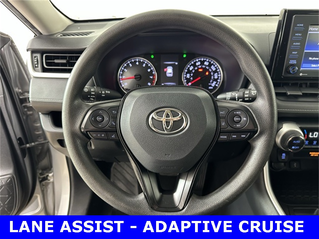 2021 Toyota RAV4 XLE photo 2