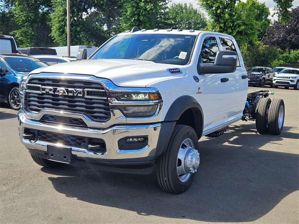 2025 Ram 5500 photo 3