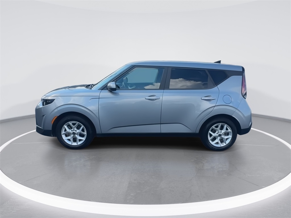 2023 Kia Soul LX photo 4