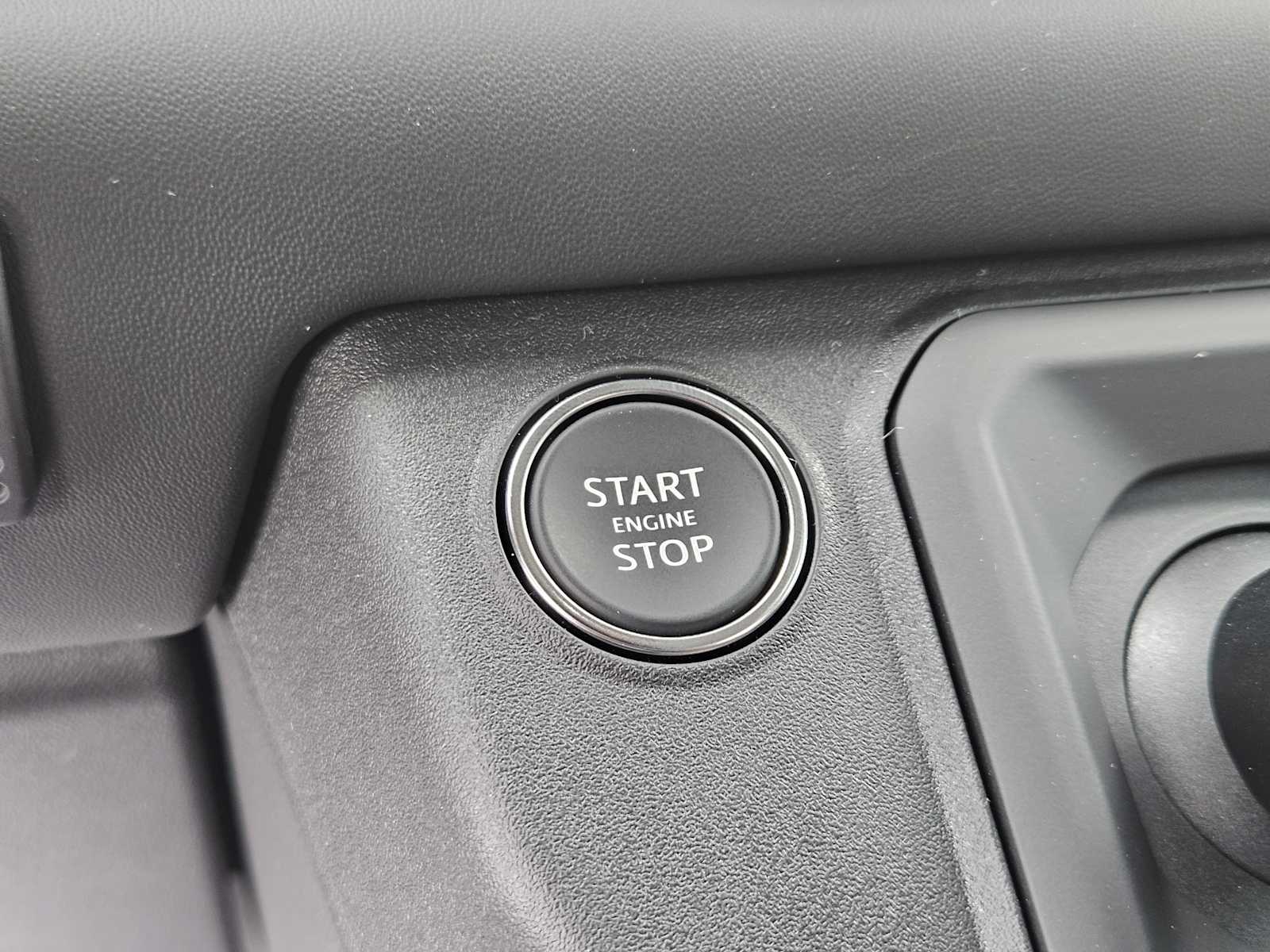 2025 Land Rover Defender 110 X photo 18