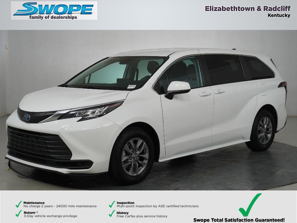 2022 Toyota Sienna LE photo 5
