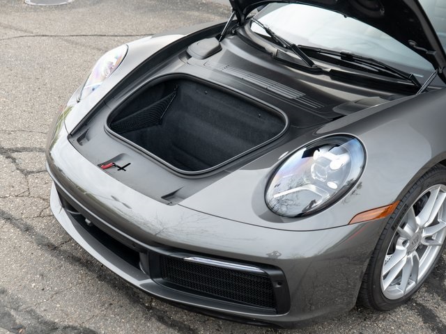 2024 Porsche 911 T 4 photo 14