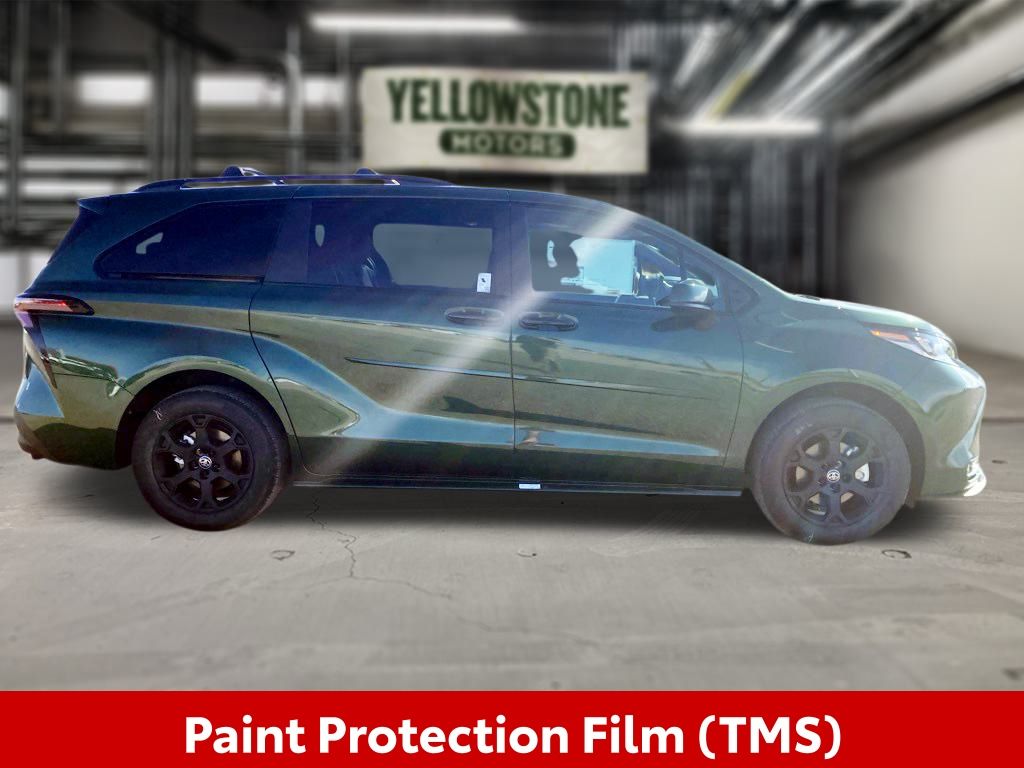 2025 Toyota Sienna Woodland Edition photo 5