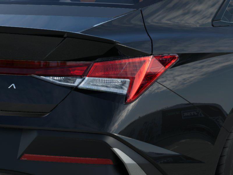 2025 Hyundai Elantra SEL Sport photo 10