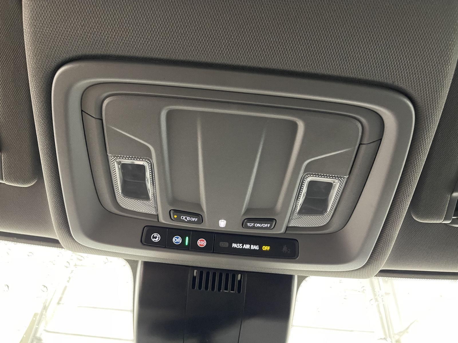 2024 Chevrolet Silverado 2500HD Custom photo 14