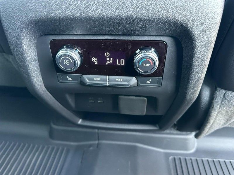 2026 Gmc Acadia Elevation photo 3