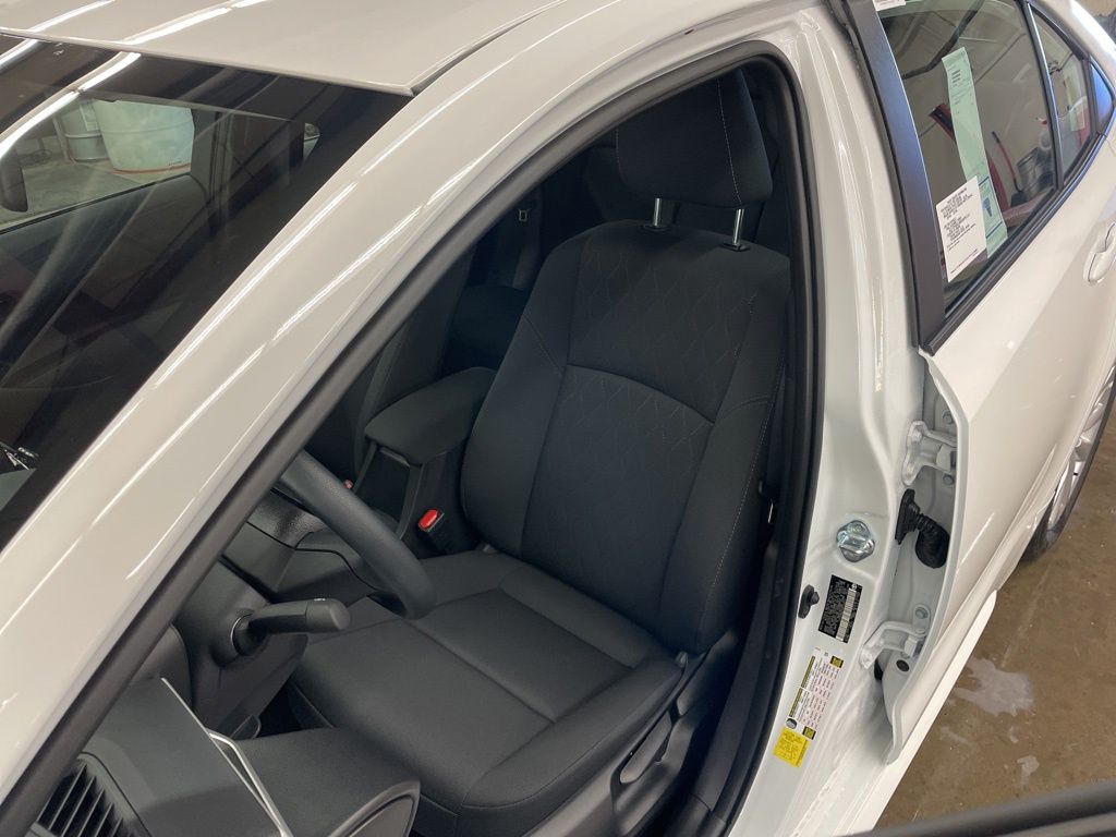 2025 Toyota Corolla LE photo 11