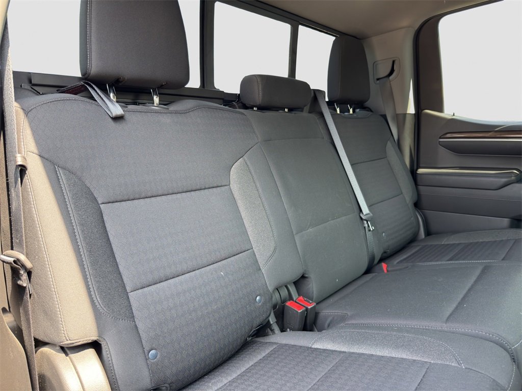 2022 Chevrolet Silverado LT photo 17