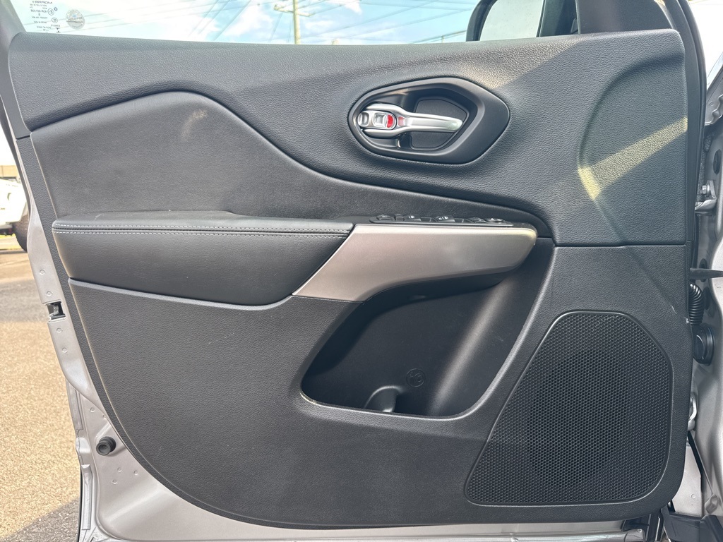 2019 Jeep Cherokee Latitude photo 26