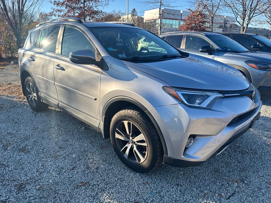 2018 Toyota RAV4 XLE's photo
