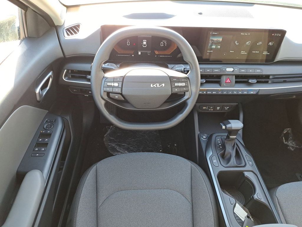 2025 Kia K4 LXS photo 15