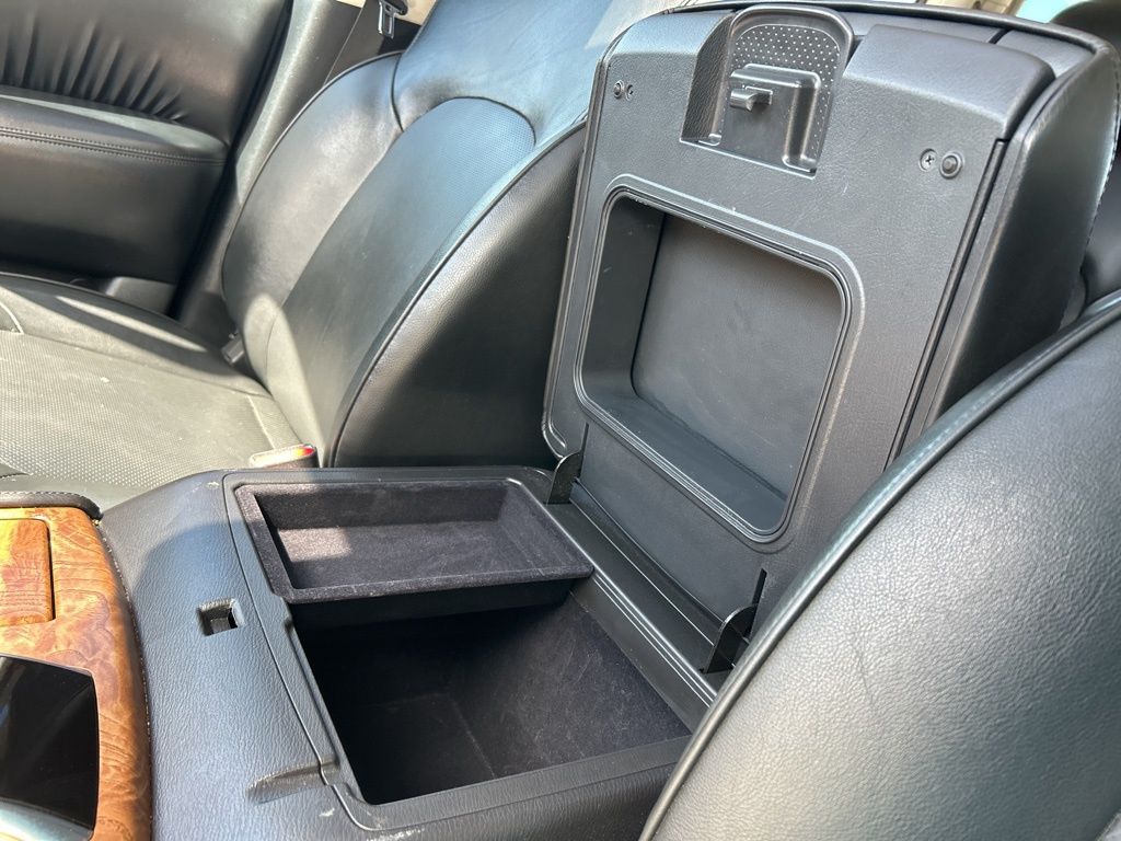 2022 Nissan Armada SL photo 30