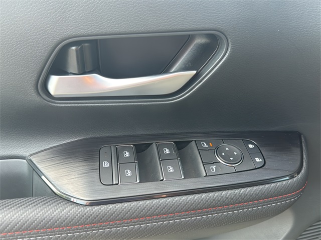2026 Nissan Kicks SR photo 18