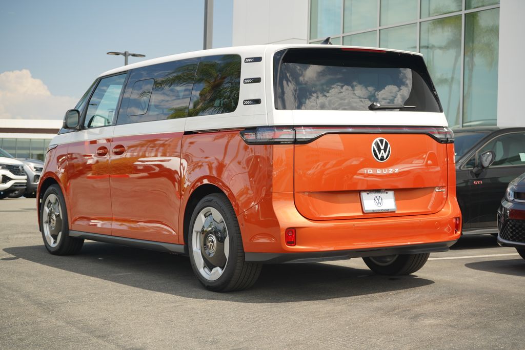 2025 Volkswagen ID. Buzz Pro Plus photo 3