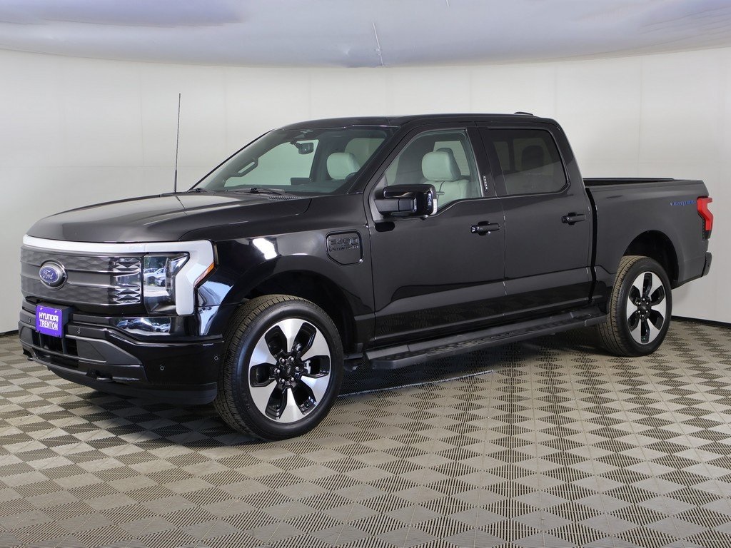 2023 Ford F-150 Lightning Platinum photo 8