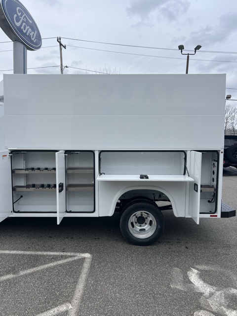 2024 Ford Transit Cutaway photo 6