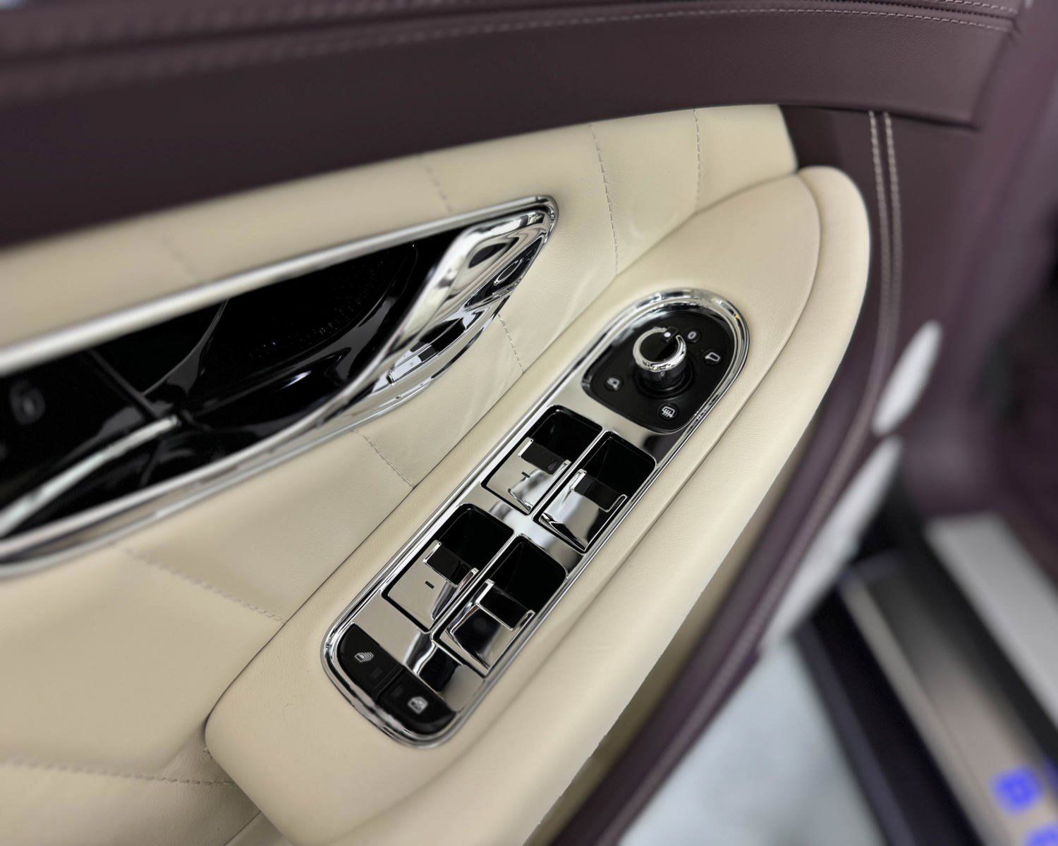 2024 Bentley Continental photo 25