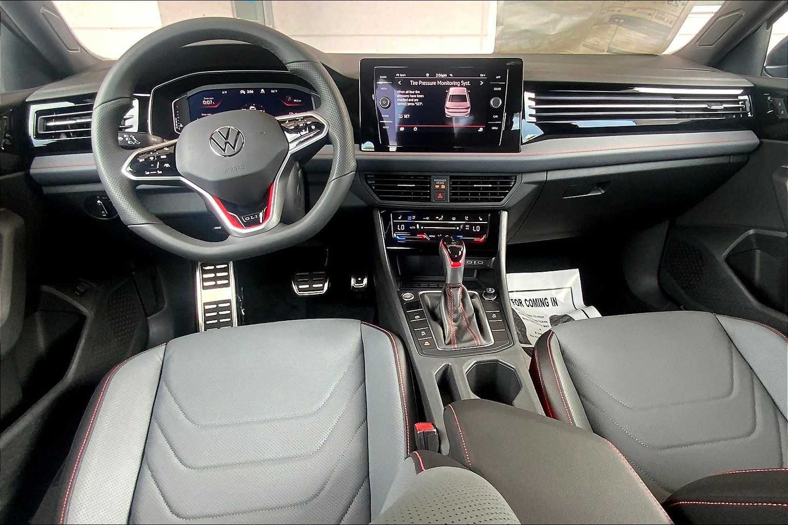 2025 Volkswagen Jetta GLI Autobahn photo 5