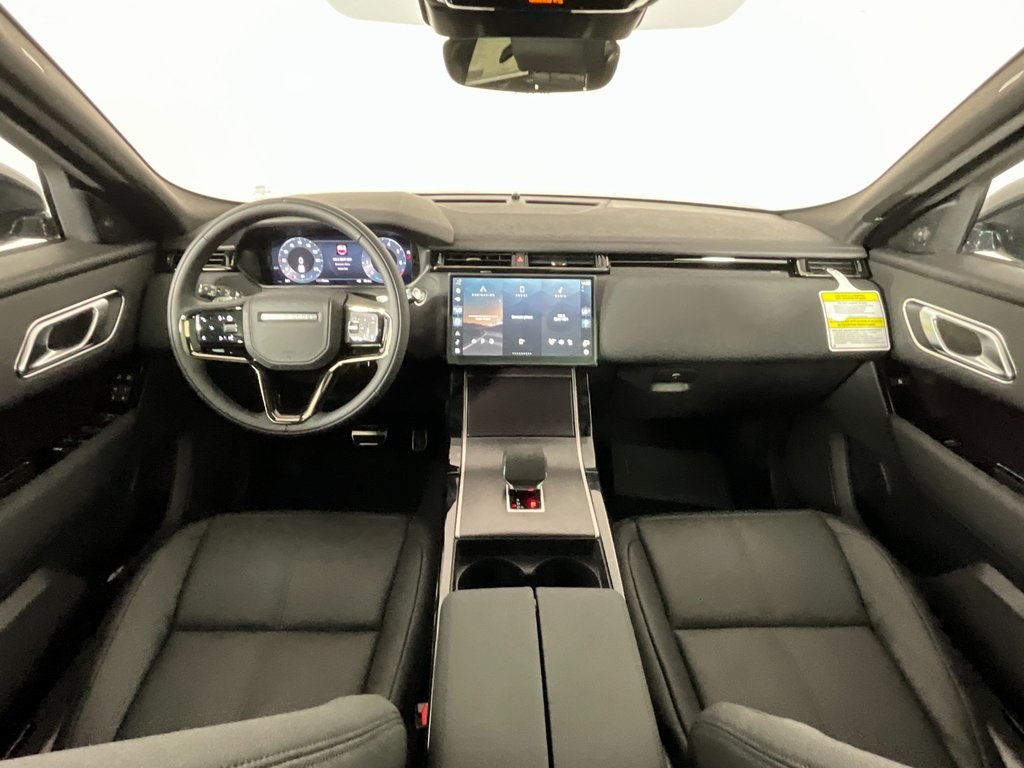 2026 Land Rover Range Rover Velar SE photo 3