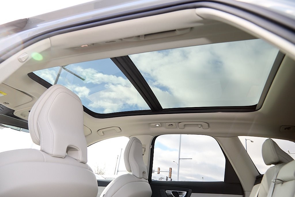 2026 VOLVO XC60 - Image 21