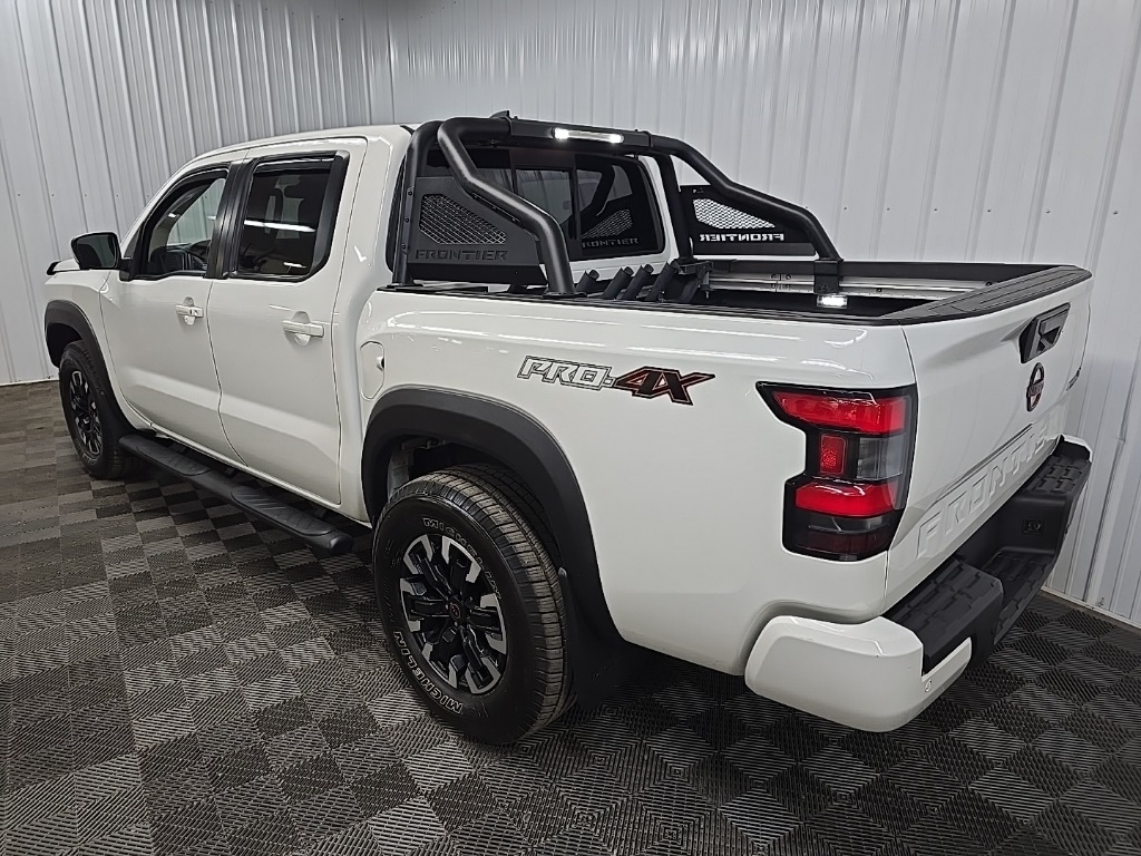 2022 Nissan Frontier PRO-4X photo 9