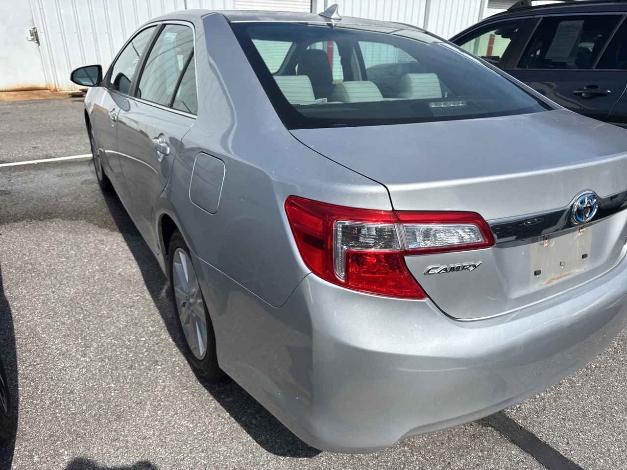 2014 Toyota Camry Hybrid XLE photo 9