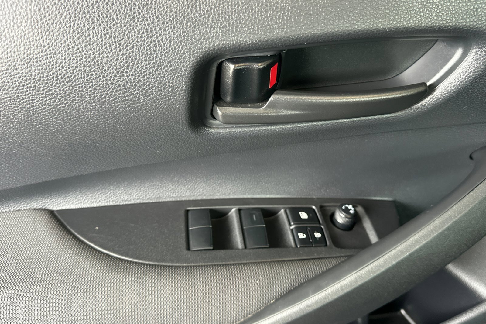 2024 Toyota Corolla LE photo 11