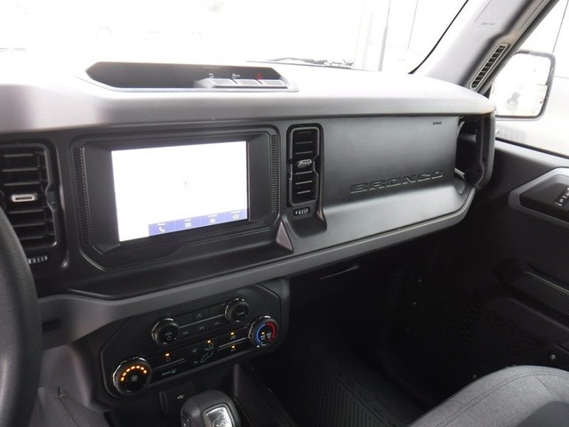 2023 Ford Bronco Base photo 21