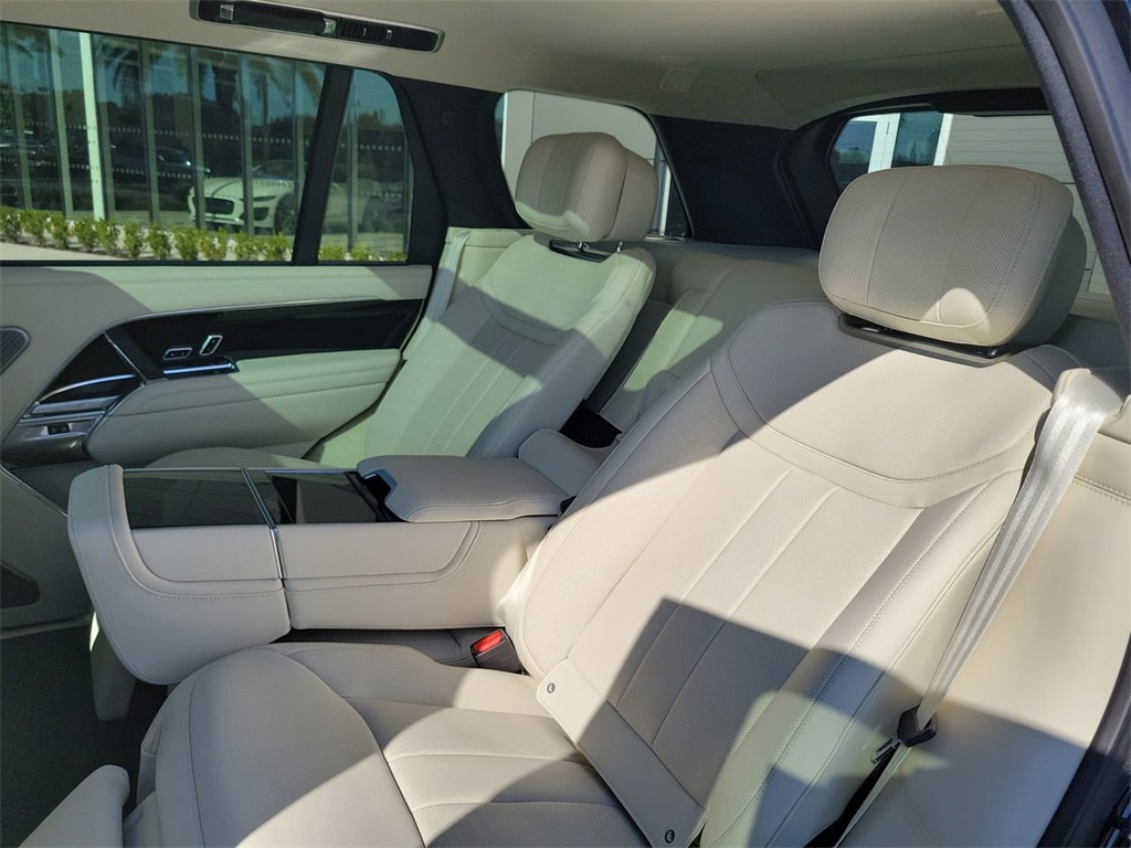 2025 Land Rover Range Rover Autobiography photo 14