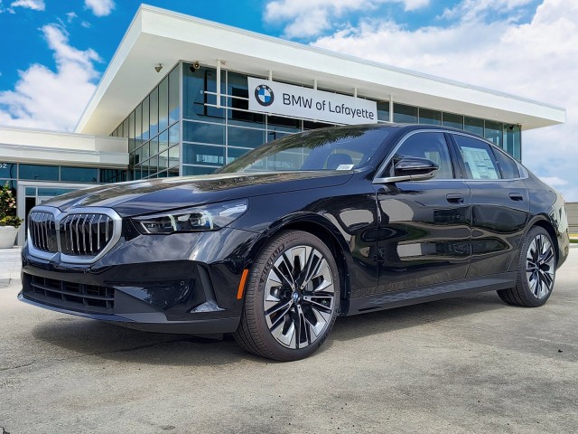 2025 BMW 5 Series 530i