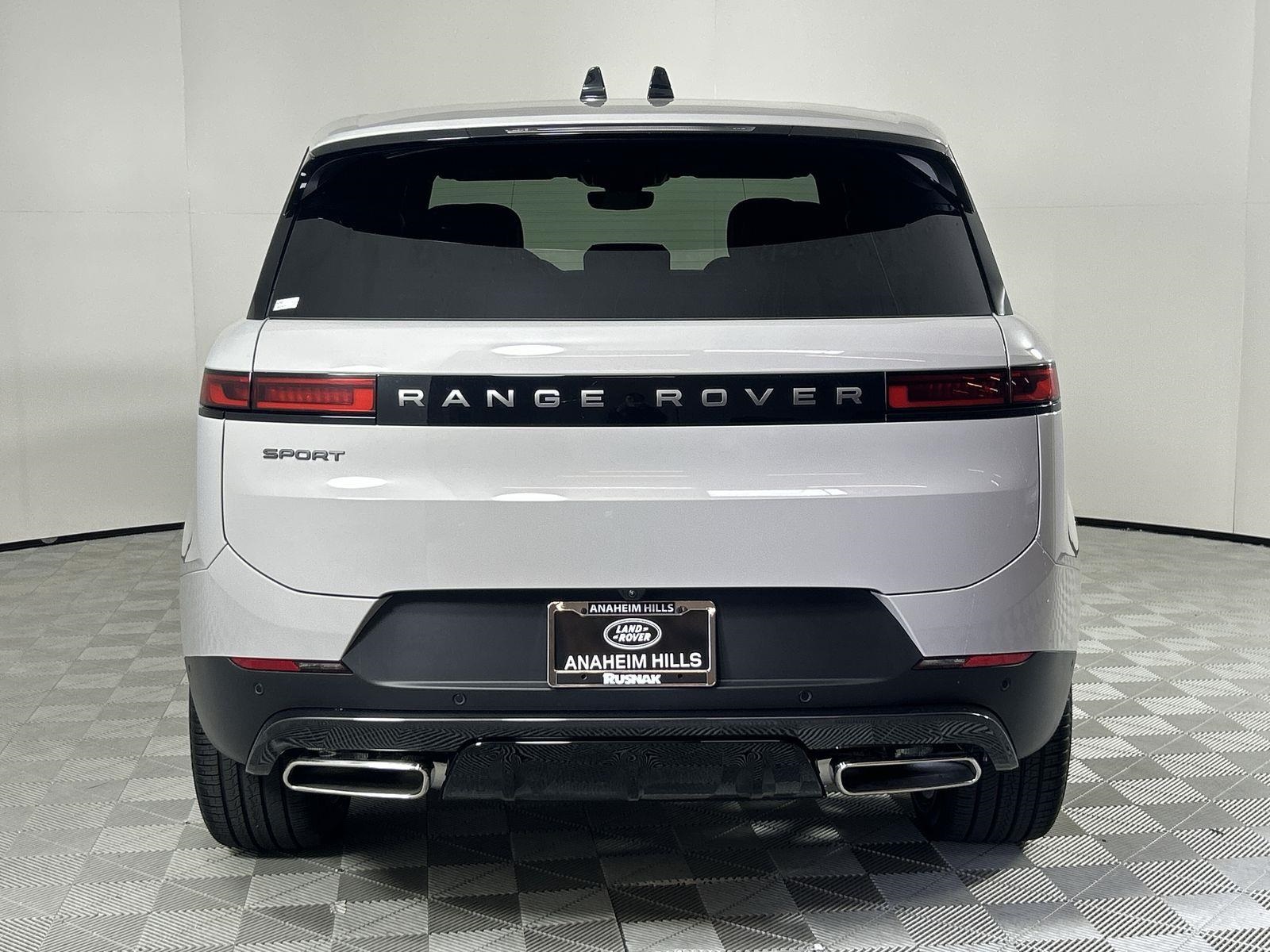 2025 Land Rover Range Rover Sport SE photo 4