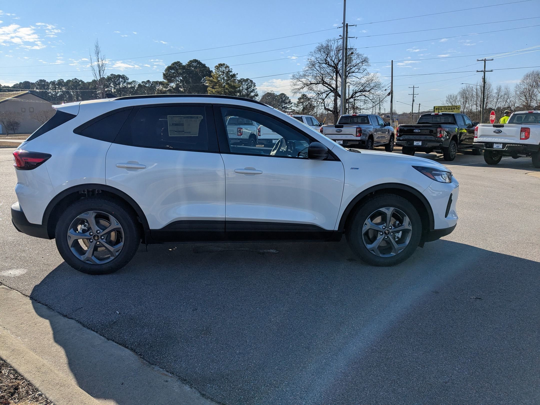 2025 Ford Escape ST-Line photo 4