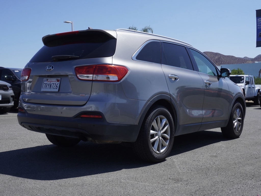 2016 Kia Sorento LX photo 3