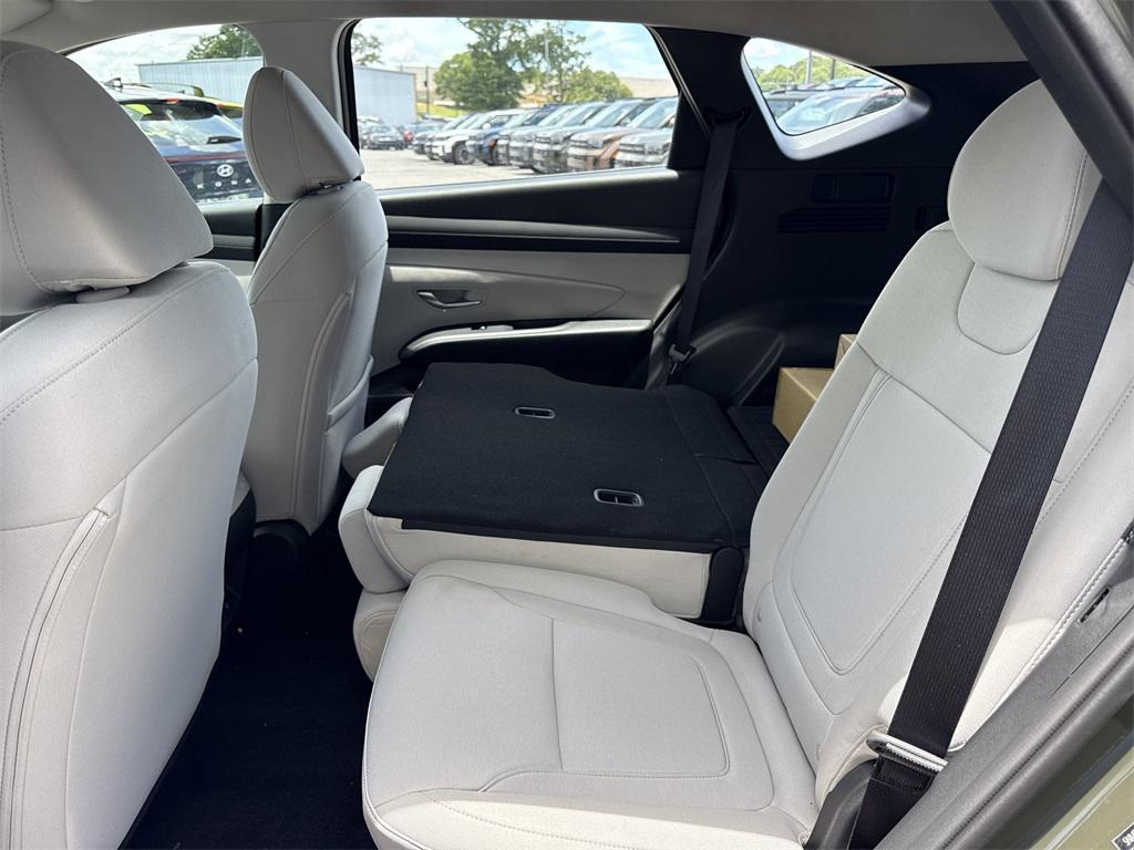 2025 Hyundai Tucson SE photo 12