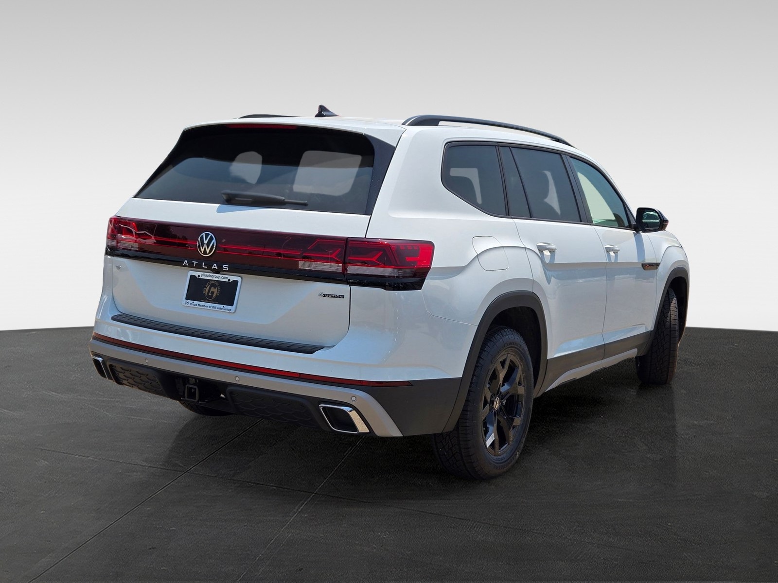 2025 Volkswagen Atlas SE Technology Peak Edition photo 4
