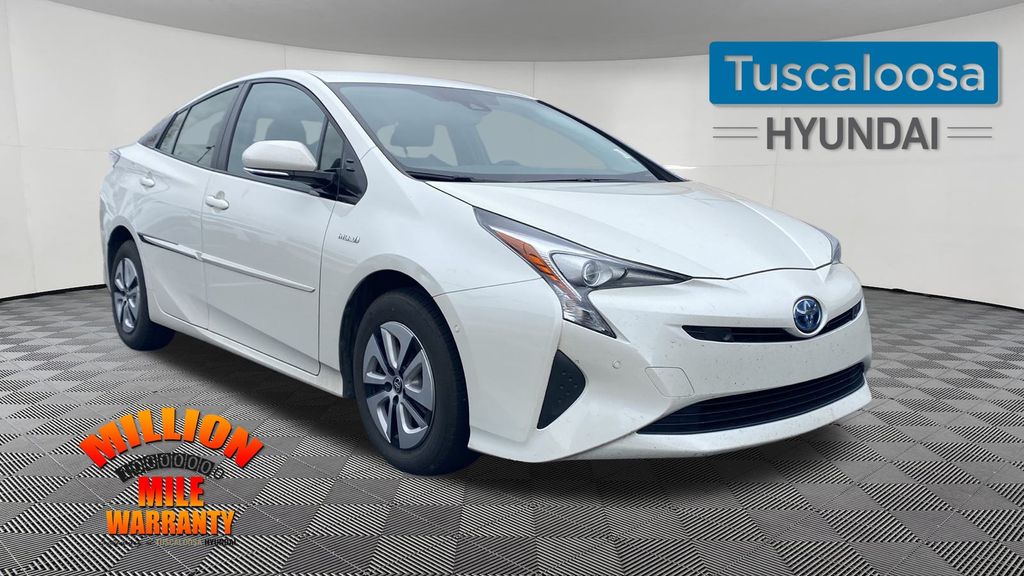 2017 Toyota Prius Four's photo