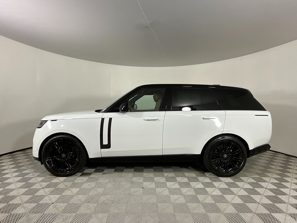 2025 Land Rover Range Rover SE photo 5