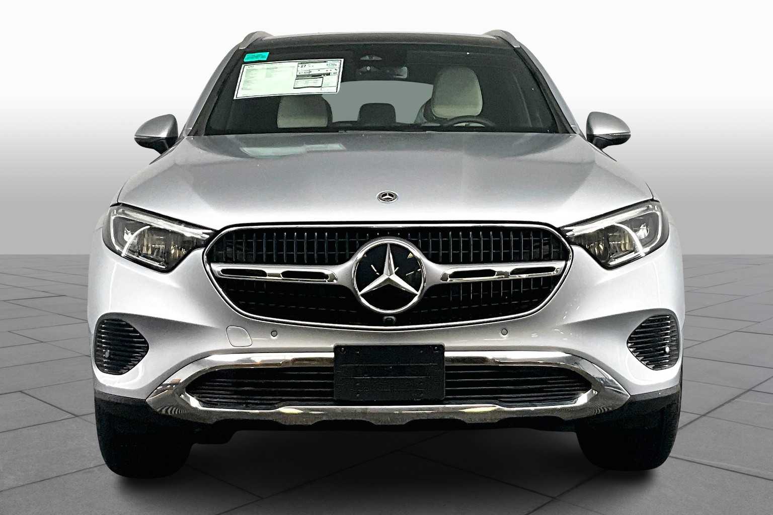 2024 Mercedes Benz GLC 300 4MATIC photo 3