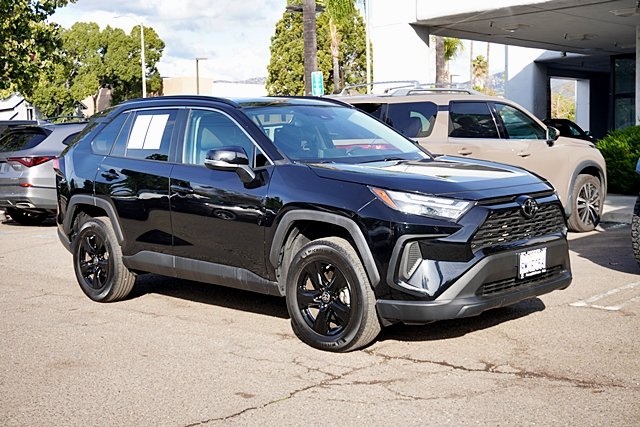 2024 Toyota RAV4 XLE photo 4