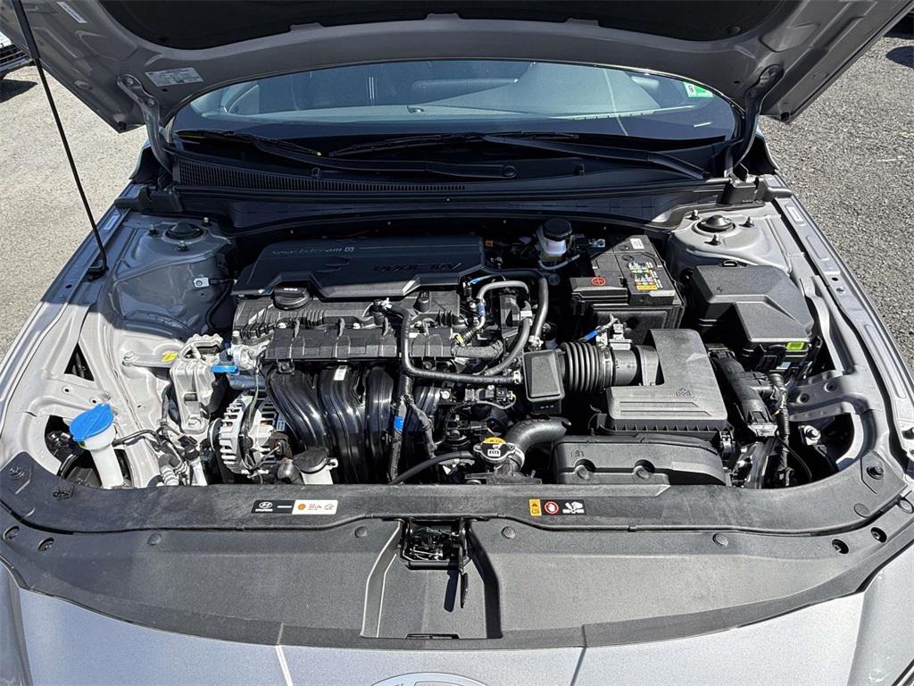 2025 Hyundai Elantra SEL Sport photo 12
