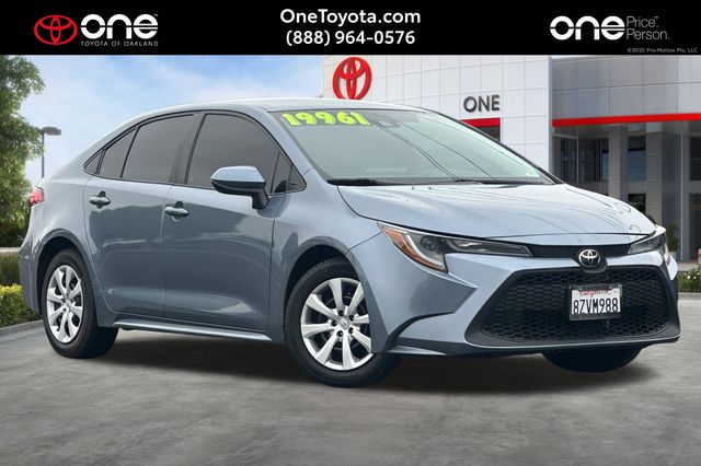 2022 Toyota Corolla LE's photo