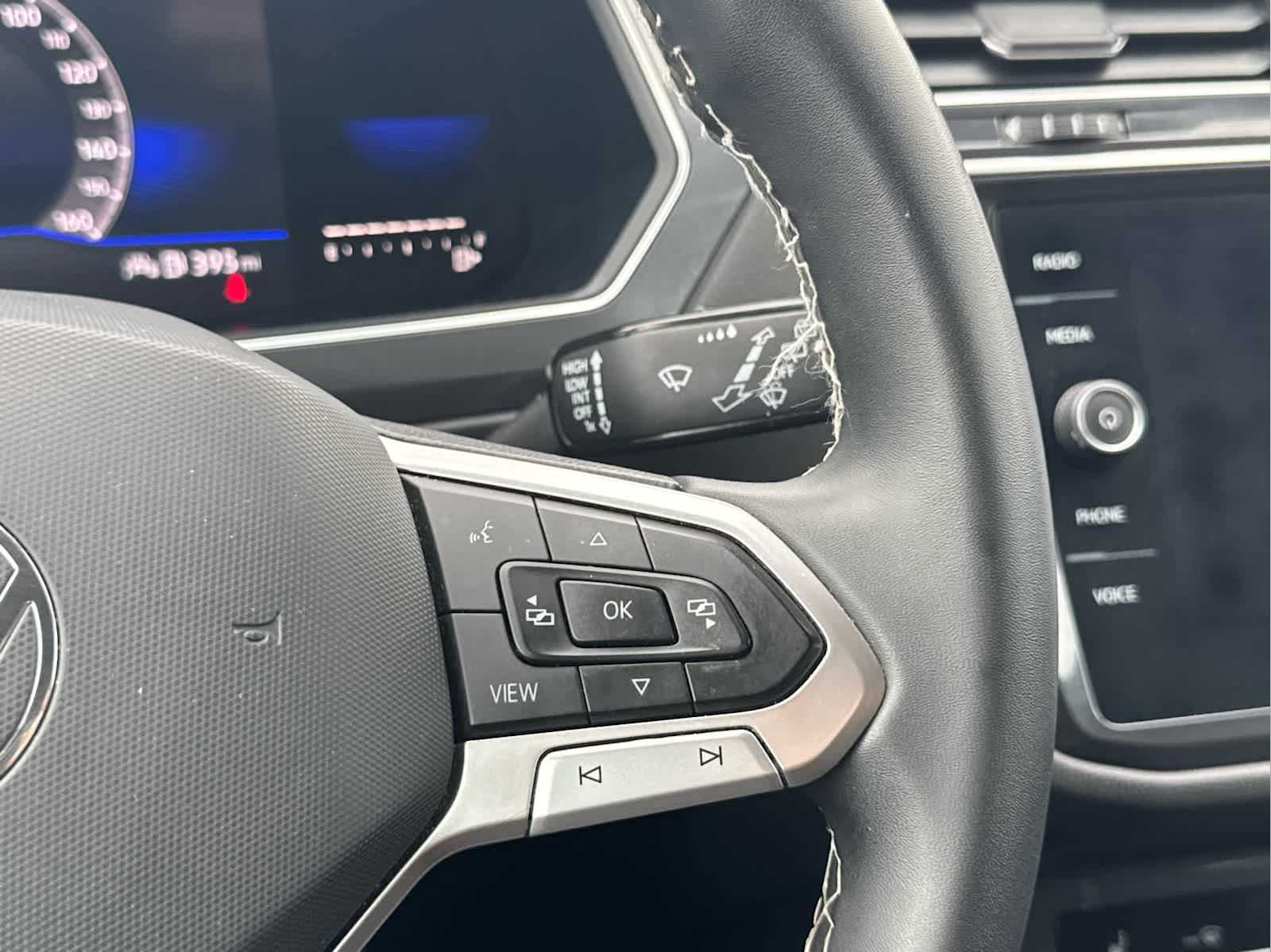 2023 Volkswagen Tiguan SE photo 22