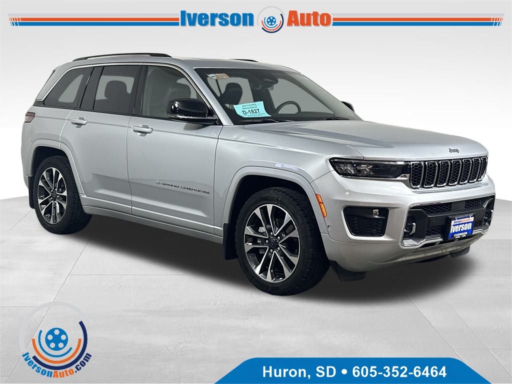 2023 Jeep Grand Cherokee Overland's photo