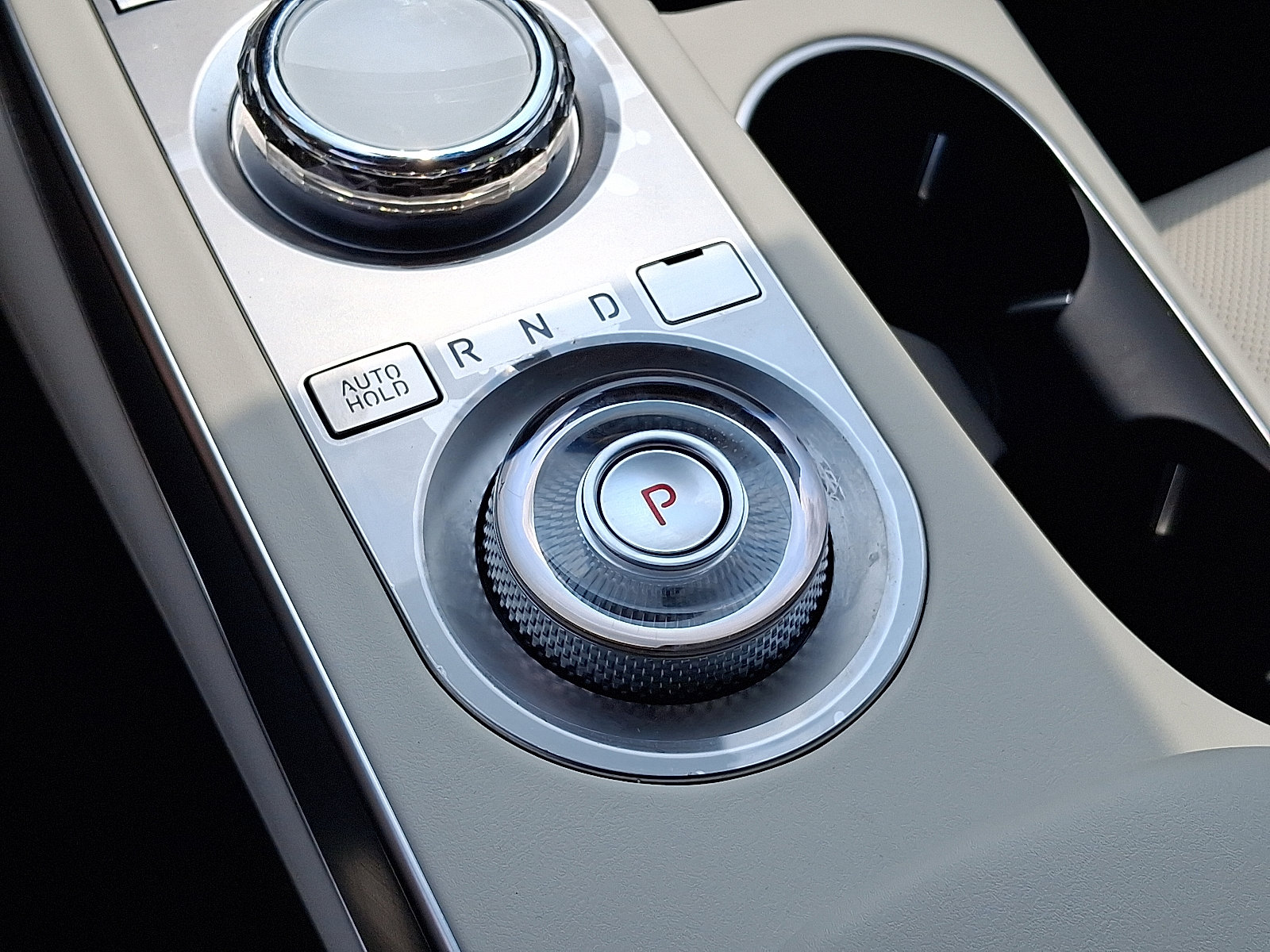 2025 Genesis Electrified GV70 Advanced photo 15