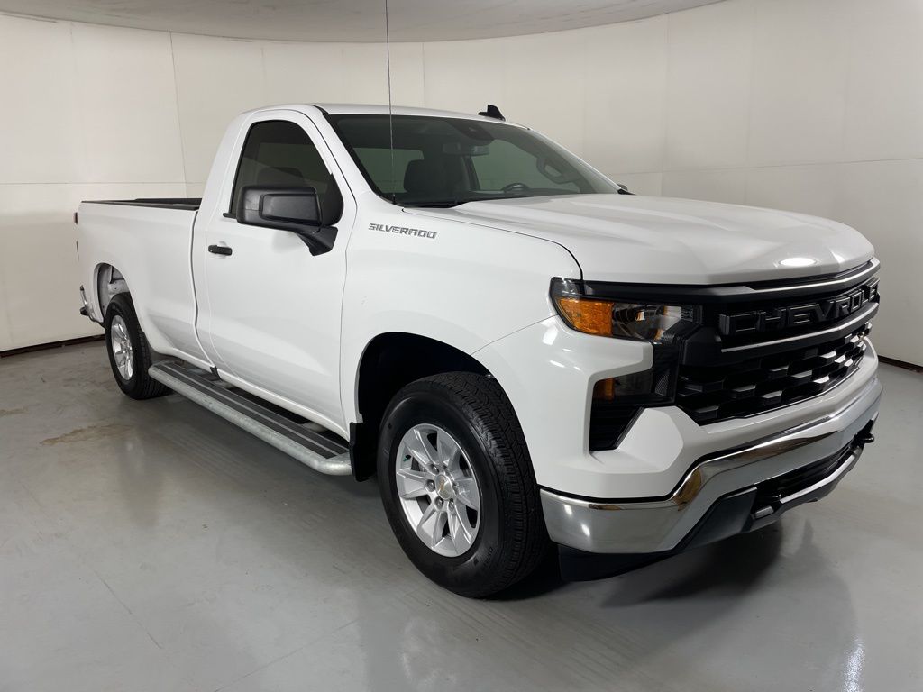2024 Chevrolet Silverado 1500 photo 2
