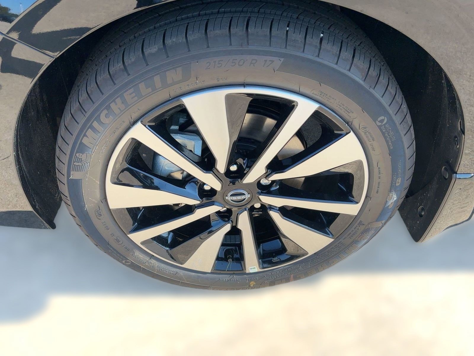 2025 Nissan Sentra SV photo 12