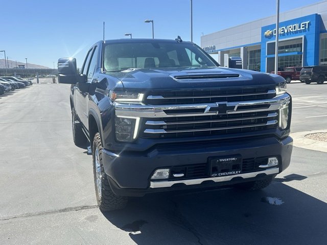 2022 Chevrolet Silverado 3500HD High Country photo 2