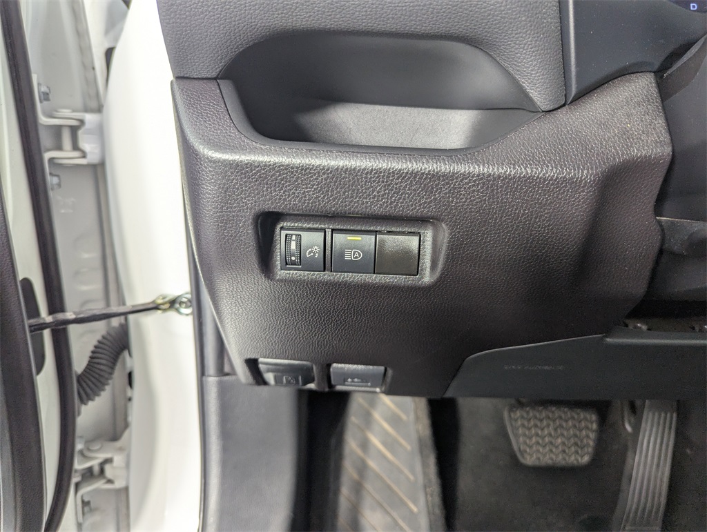2023 Toyota RAV4 LE photo 16