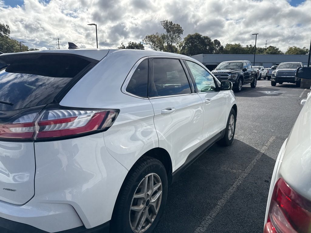 2023 Ford Edge SEL photo 3