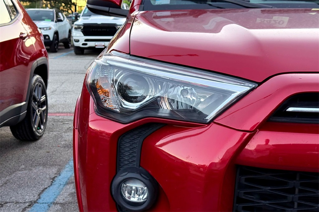 2022 Toyota 4Runner SR5 photo 3